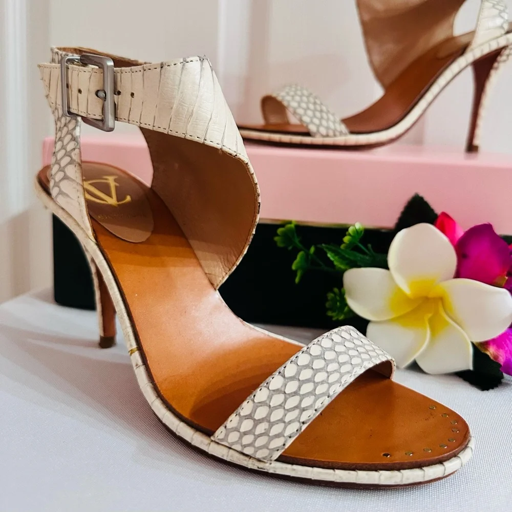VINCE CAMUTO by Vero Cuoio "Pikora" Snakeskin Heels - Size 6.5 - Picture 9 of 10